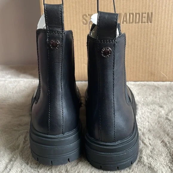 Steve Madden - Leather Chelsea Boots - Picture 2 of 9